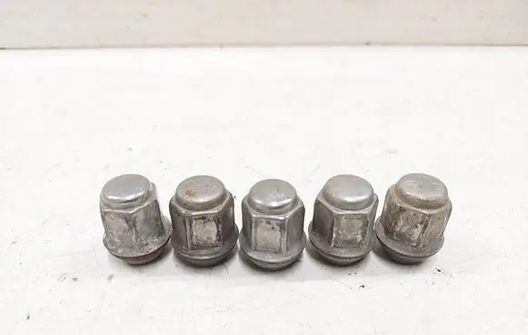Chrysler PT Cruiser Nuts/bolts 