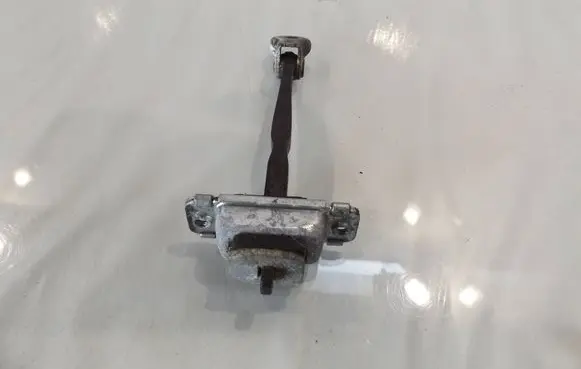 Hyundai i30 Front door check strap stopper