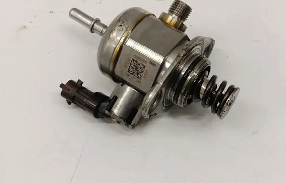 Alfa Romeo Stelvio Fuel injection high pressure pump 3016439501