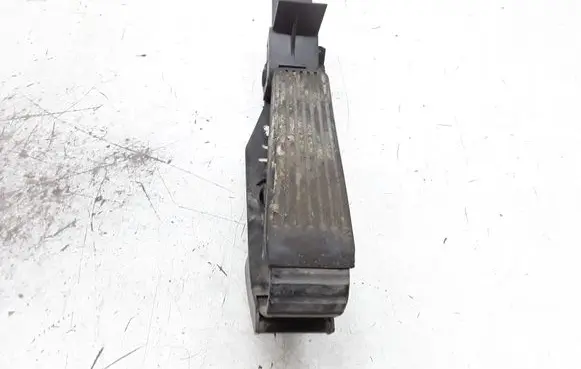Mercedes-Benz E W211 Accelerator throttle pedal A2113000404