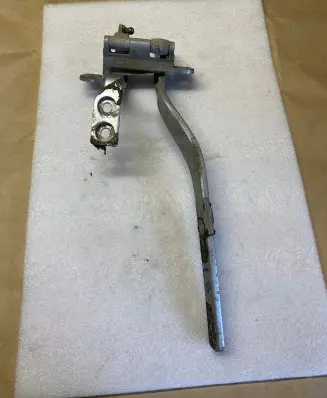 Volkswagen Touareg I Tailgate/trunk/boot hinge 7L6827302B 360414