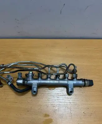 Subaru Outback Fuel main line pipe 16670AA030 A5670 3T11280