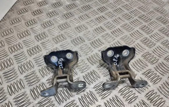 Rear door hinge set
