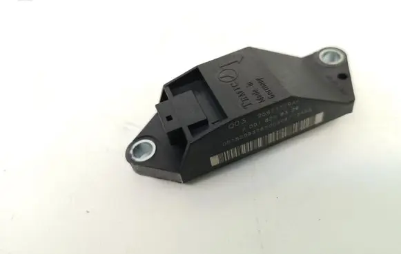 Mercedes-Benz E W211 Airbag deployment crash/impact sensor A0028209326 25571179A4