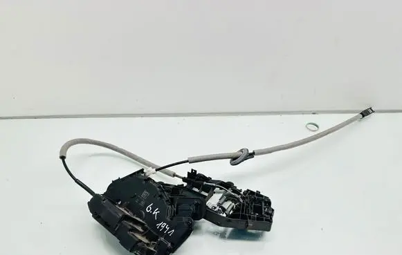 Volkswagen Touran III Rear door lock 5TA839015E A046465