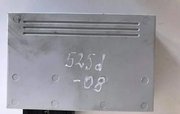 BMW 5 E60 E61 Central console control unit 9138969