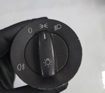 Skoda Octavia Mk2 (1Z) Light switch