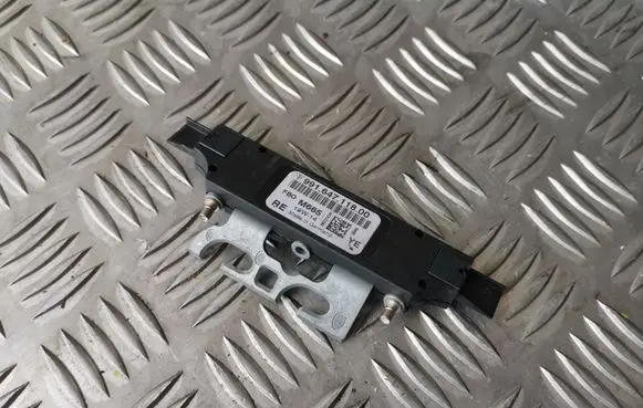 Porsche 911 991 Aerial antenna amplifier 99164711800