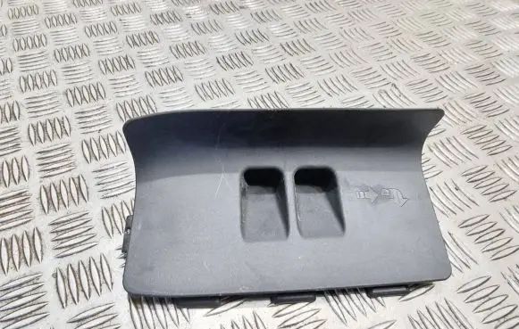 Mercedes-Benz B W245 Other trunk/boot trim element A1696940233 172034