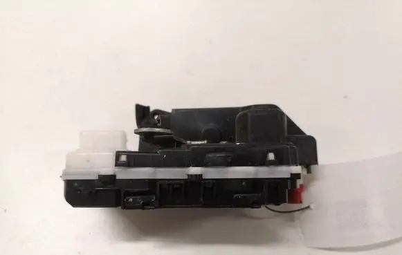 Peugeot 607 Rear door lock