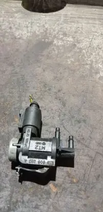 Volkswagen Golf V Turbo solenoid valve 1K0906283A