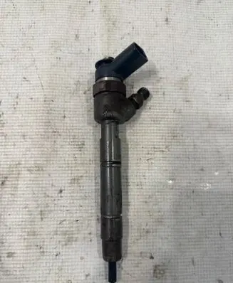 Mercedes-Benz B W245 Fuel injector 0445110167