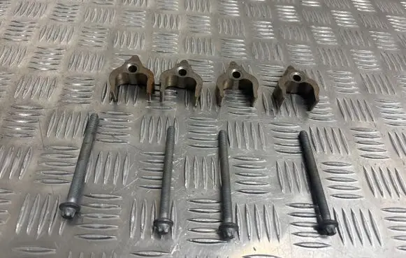 BMW 2 F46 Fuel Injector clamp holder 