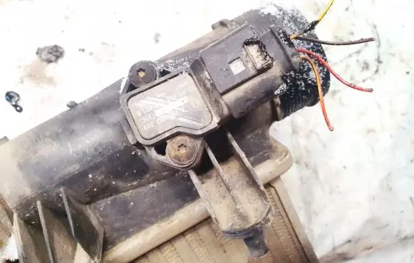 Audi A6 S6 C6 4F Air pressure sensor 0281002399 038906051b