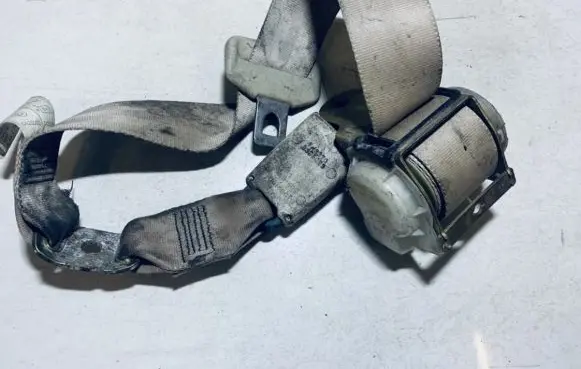 Lexus IS 200-300 Middle seatbelt (rear) 467053 7e9110