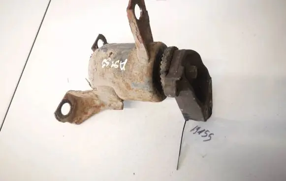 Ford Fiesta Engine mount bracket