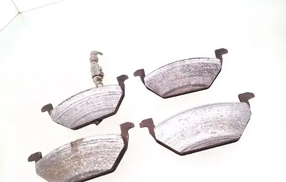 Volkswagen Bora Brake pads (front) 
