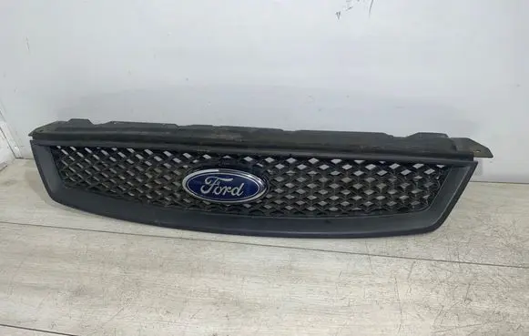 Ford Focus Front grill 4M518C436A