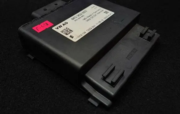 Audi A6 S6 C7 4G Voltage converter/converter module 8K0959663