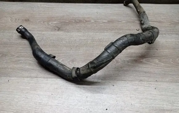 Volvo V70 Breather hose/pipe 