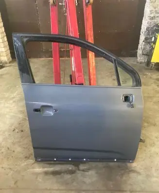 Chevrolet Orlando Front door