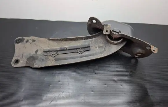 Volkswagen PASSAT B7 Rear control arm 3C0501475A 3C0971047