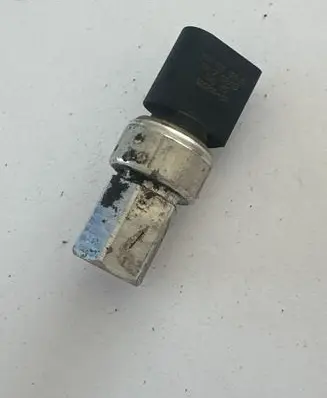 Volkswagen Transporter - Caravelle T5 Air conditioning (A/C) pressure sensor 1K0959126D TN8M5 52CP0905
