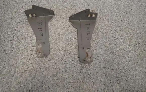 Nissan X-Trail T30 Front bumper foam support bar 