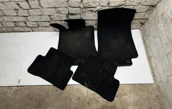 Mercedes-Benz C W205 Car floor mat set 