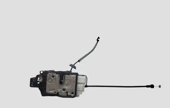 Volvo V40 Front door lock 932635103