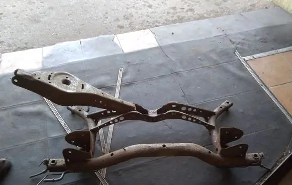 Volkswagen Touran I Rear subframe 