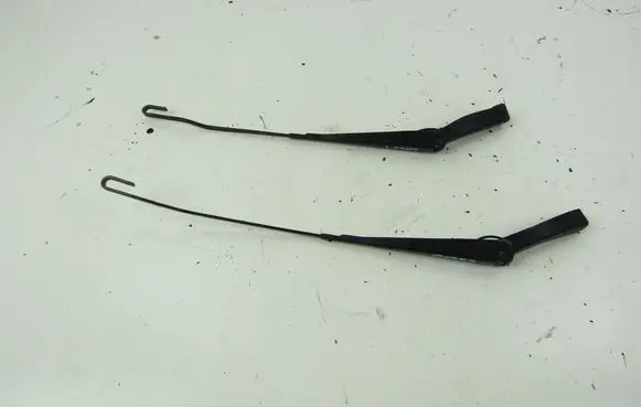 Ford Mondeo Mk III Front wiper blade arm 