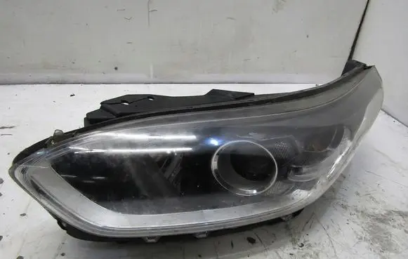 KIA Ceed Headlight/headlamp 92101J7060