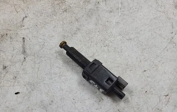Audi A6 S6 C4 4A Brake pedal sensor switch 811907343B