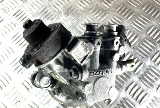 Volvo V70 Fuel injection high pressure pump 31272896