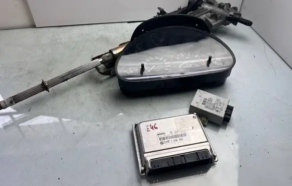 BMW 3 E46 Engine control unit/module 0261204420 1430940