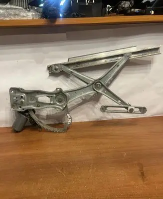 Mercedes-Benz E W210 Rear door window regulator with motor 119153 D3579