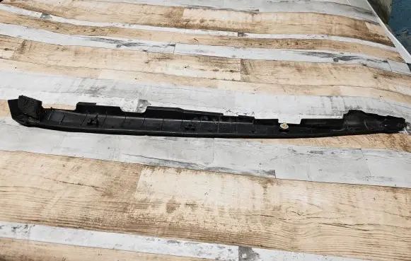 Lexus IS 220D-250-350 Side skirt front trim 53826530