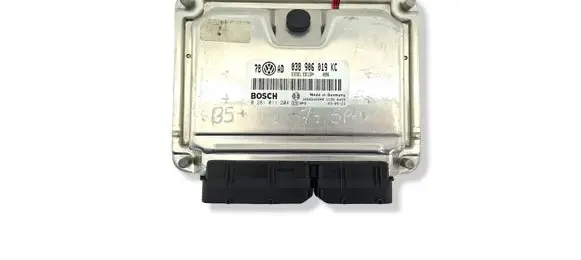 Volkswagen PASSAT B5.5 Engine control unit/module 038906019KC 0281011204