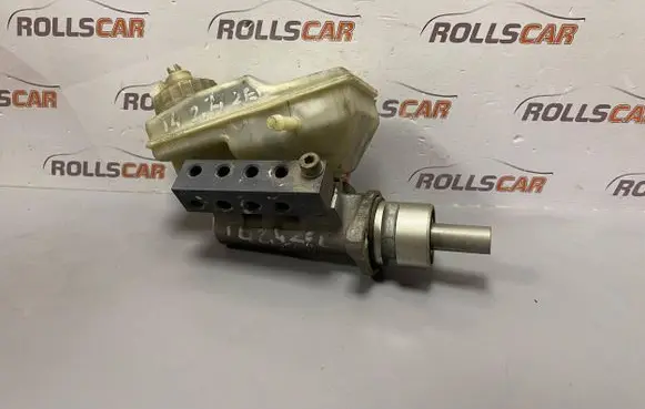 Volkswagen Transporter - Caravelle T4 Master brake cylinder 701611303E