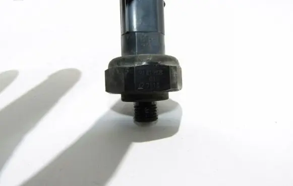 BMW 7 F01 F02 F03 F04 Oil pressure sensor 9141958