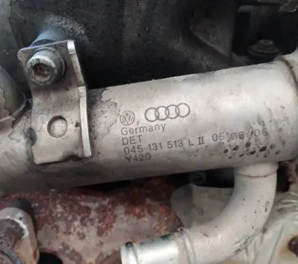 Engine oil radiator