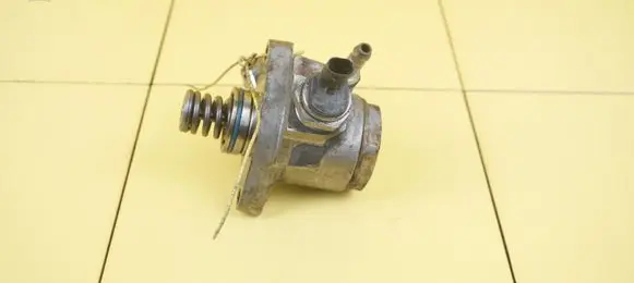 Volkswagen Golf VII Fuel injection high pressure pump 04E127026A 24SP17