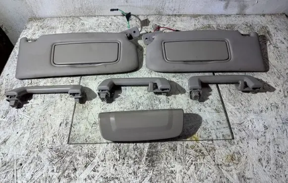 Volvo V50 A set of handles for the ceiling 