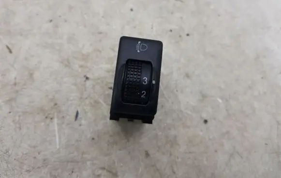 Nissan Note (E11) Headlight level height control switch 251909U00A