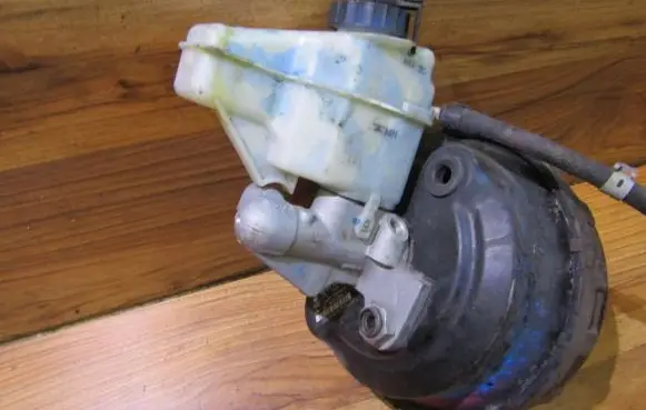 Volkswagen Golf Plus Master brake cylinder