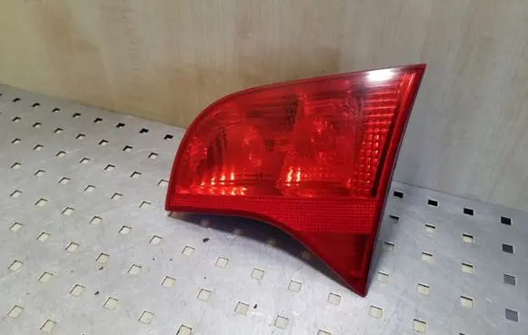Audi A4 S4 B7 8E 8H Tailgate rear/tail lights 8E9945094