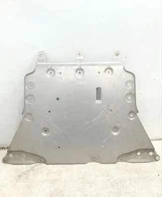 BMW iX Engine splash shield/under tray 6894792