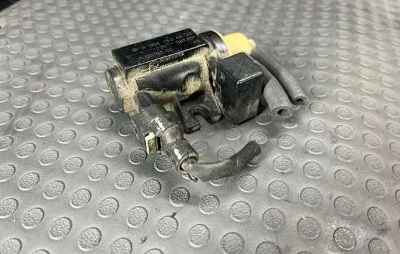 Mercedes-Benz A W169 Turbo solenoid valve A0061536628