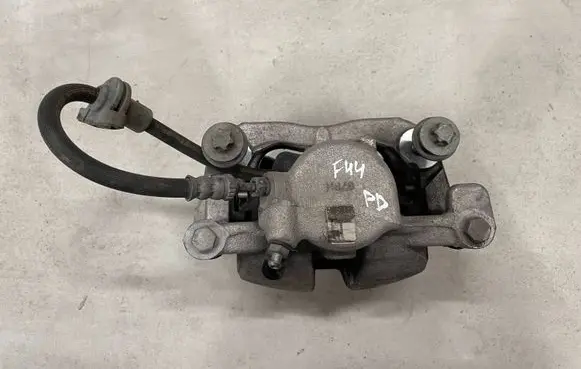 BMW 2 F44 Front brake caliper 49038C